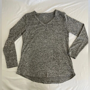 Maurice’s Marbled Black & White Gray V-Neck Rounded Hem Super Soft Sweater